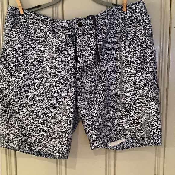 Men’s navy and white pattern swim trunks - Picture 5 of 6